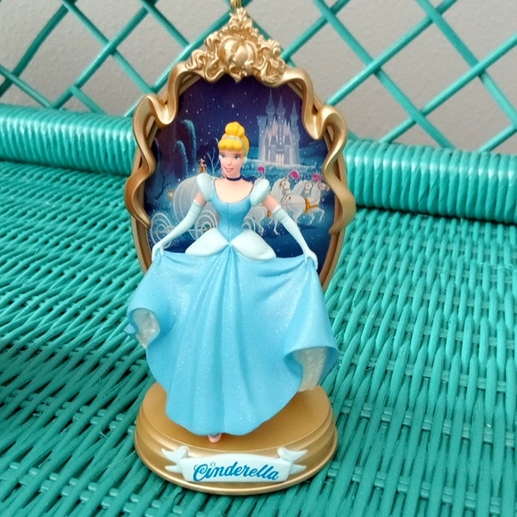 Vintage Hallmark Cinderella - Picture 7 of 8